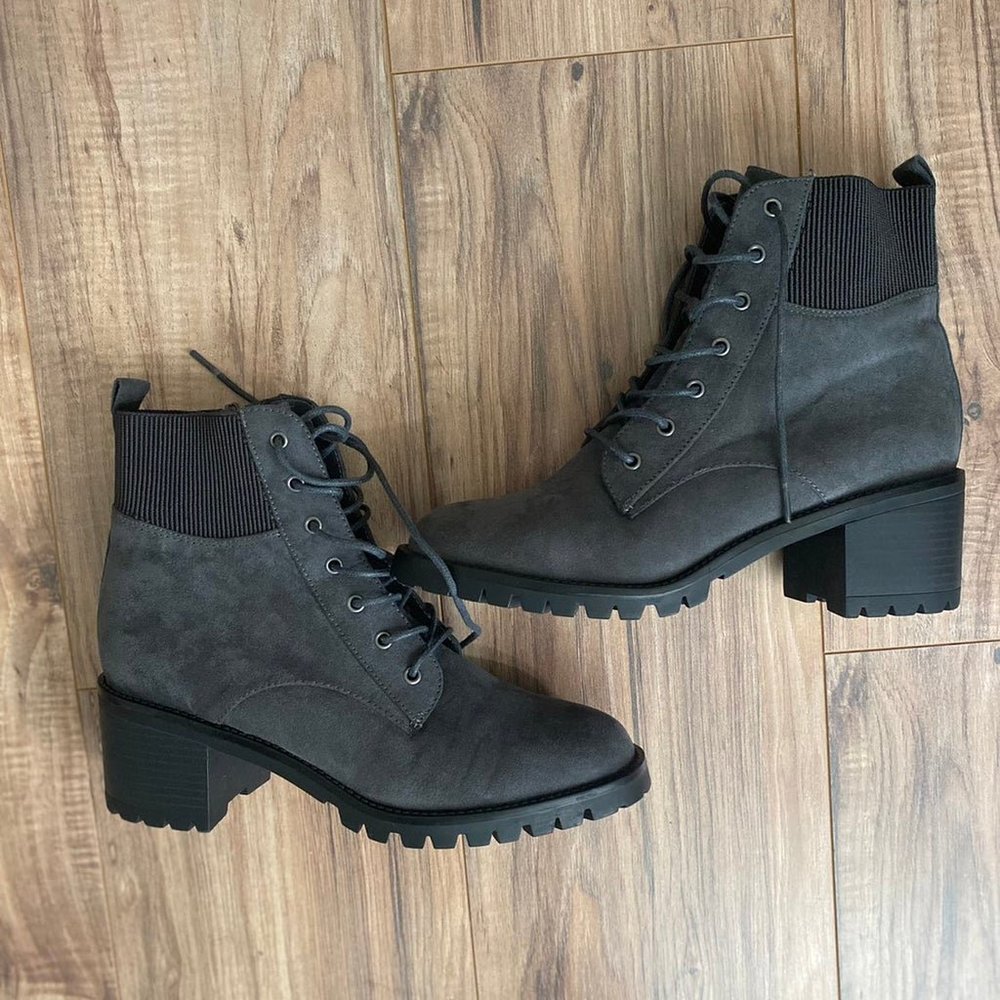 NWOT Combat Boot 8.5